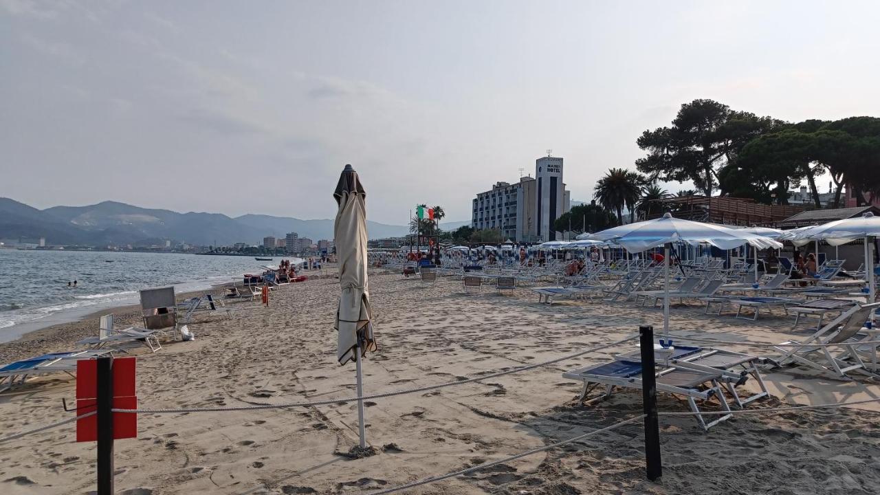 Karina, To The Beach With Terrace And Private Parking Savona Ngoại thất bức ảnh